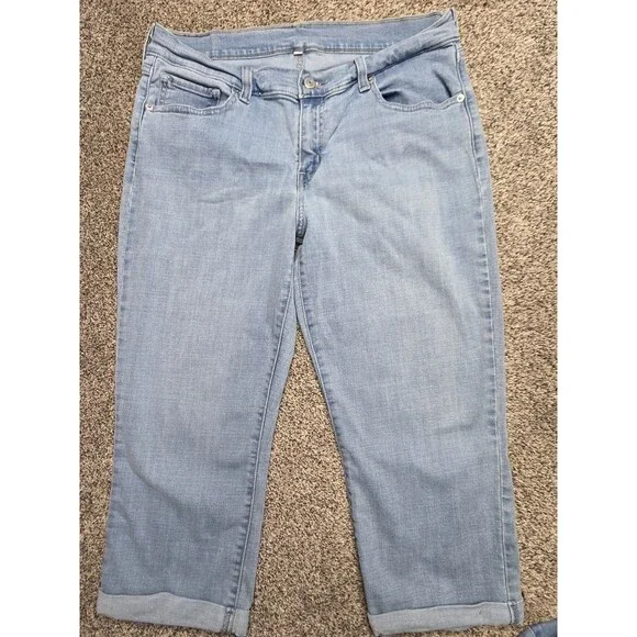 Levis Cropped Jeans Size Size 31 Light Wash Rolled Cuffs Beach Vacation Summer - Picture 2 of 6